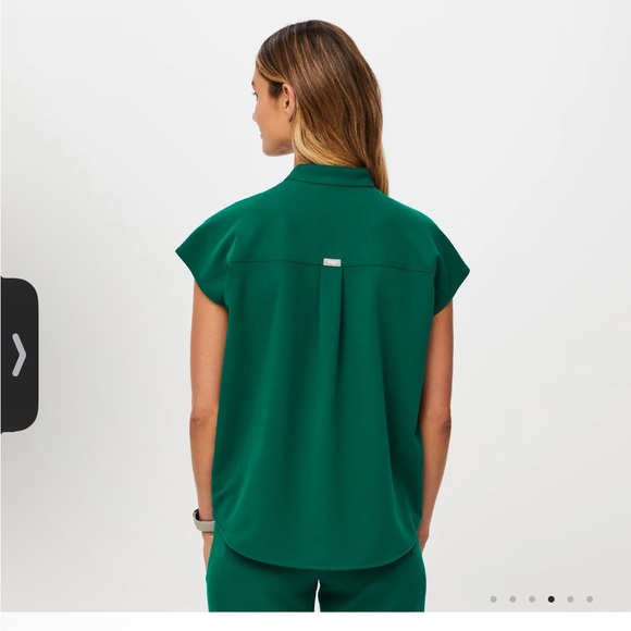 High waisted hunter green Zamora pants / Rafaela oversized scrub top - Picture 3 of 4